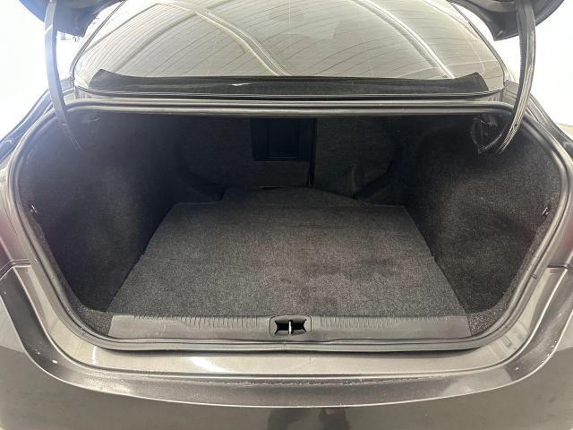2015 Chrysler 200 Limited photo 12