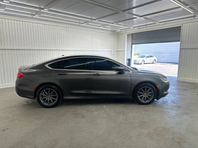 2015 Chrysler 200 Limited photo 4