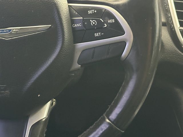2015 Chrysler 200 Limited photo 22