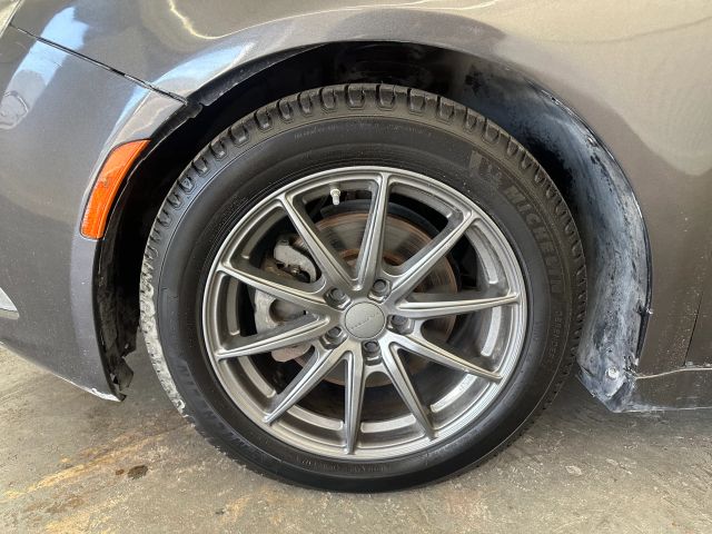 2015 Chrysler 200 Limited photo 9