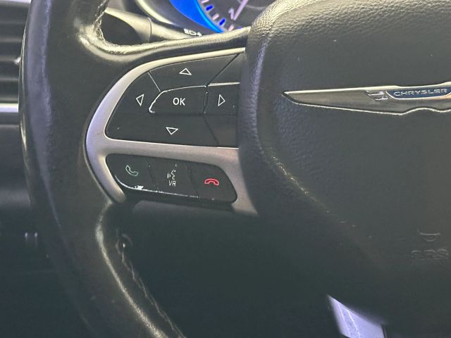 2015 Chrysler 200 Limited photo 21