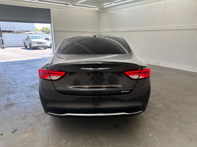 2015 Chrysler 200 Limited photo 6