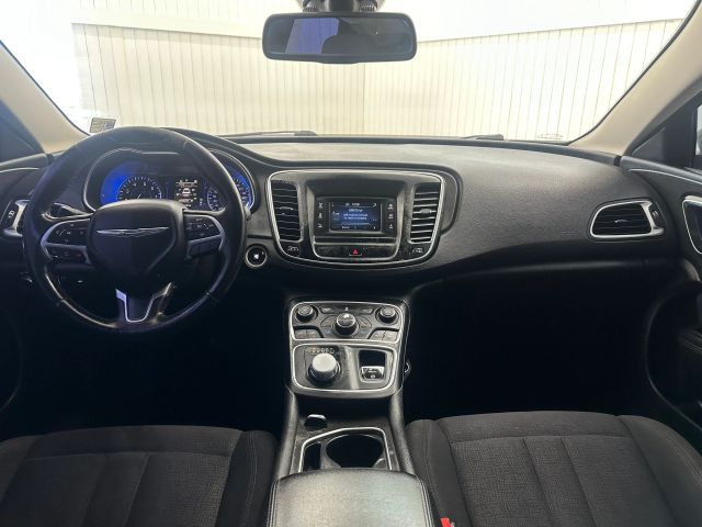 2015 Chrysler 200 Limited photo 17