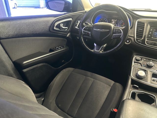 2015 Chrysler 200 Limited photo 15