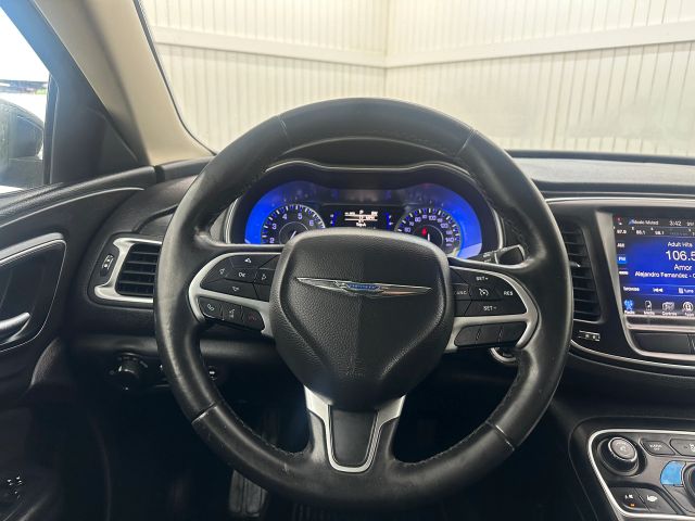 2016 Chrysler 200 Limited photo 19