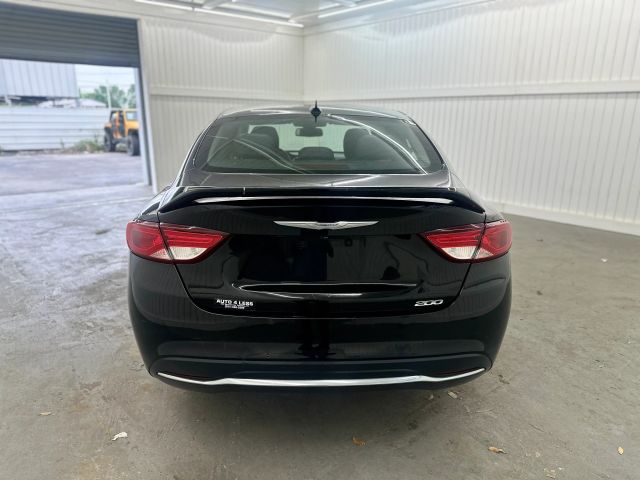 2016 Chrysler 200 Limited photo 5