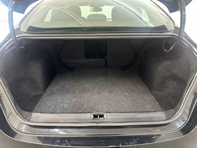 2016 Chrysler 200 Limited photo 9