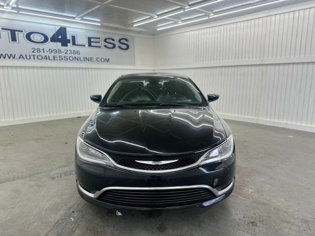 2016 Chrysler 200 Limited photo 2