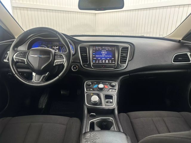 2016 Chrysler 200 Limited photo 15