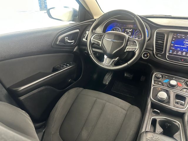 2016 Chrysler 200 Limited photo 14