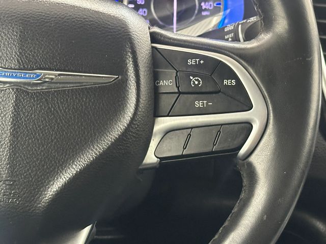 2016 Chrysler 200 Limited photo 21