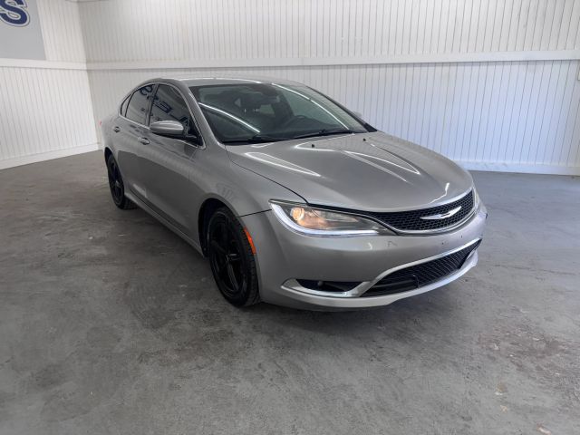 2015 Chrysler 200 photo 3