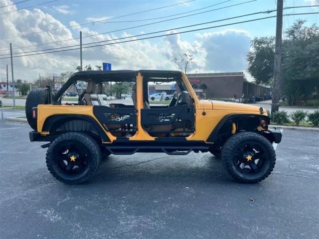 2012 Jeep Wrangler Unlimited Rubicon Sport photo 3