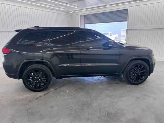 2020 Jeep Grand Cherokee Altitude Sport photo 3