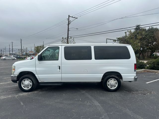 2011 Ford E-150 photo 8