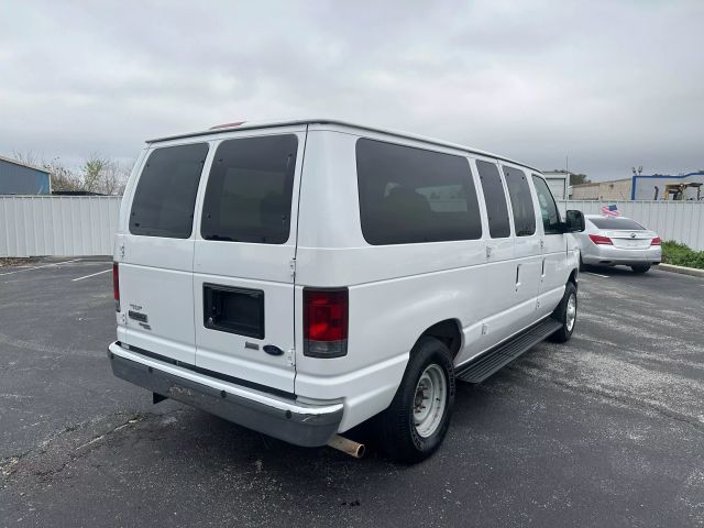 2011 Ford E-150 photo 5
