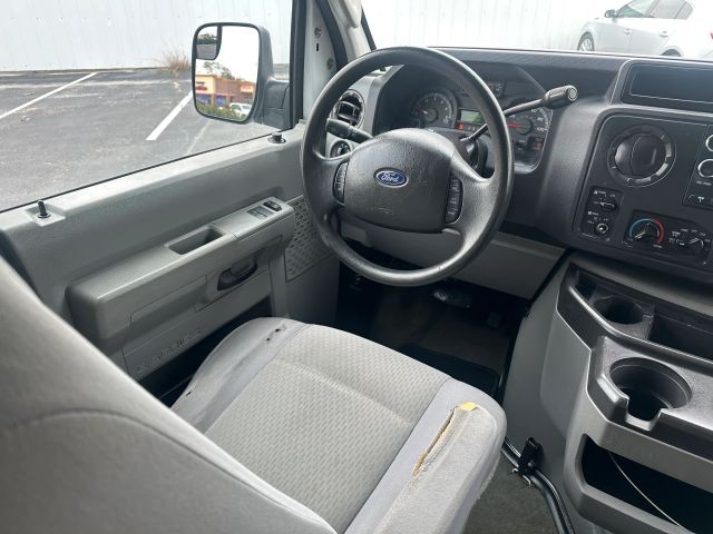 2011 Ford E-150 photo 15