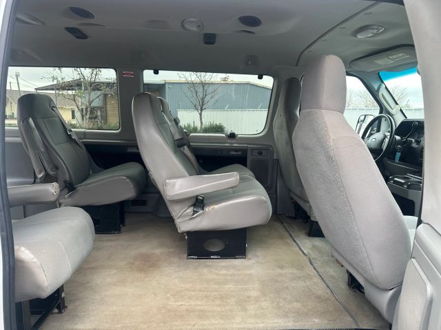 2011 Ford E-150 photo 13