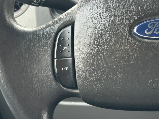 2011 Ford E-150 photo 20