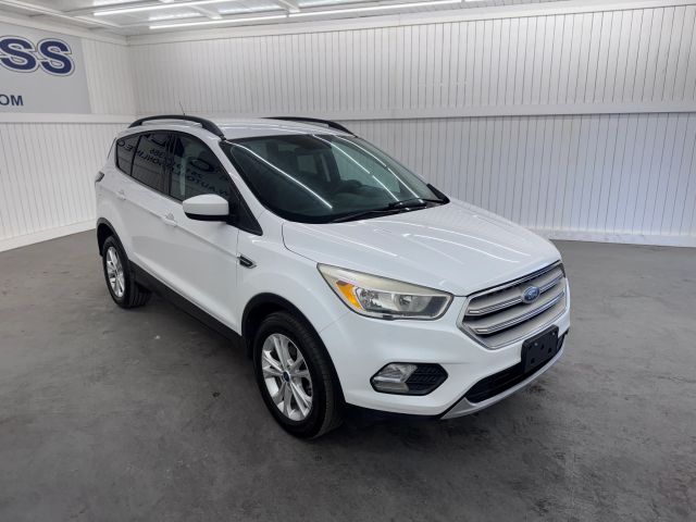 2018 Ford Escape SE Sport photo 2