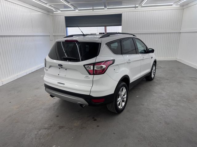 2018 Ford Escape SE Sport photo 4