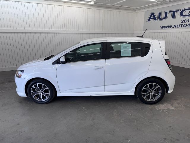 2017 Chevrolet Sonic LT photo 8