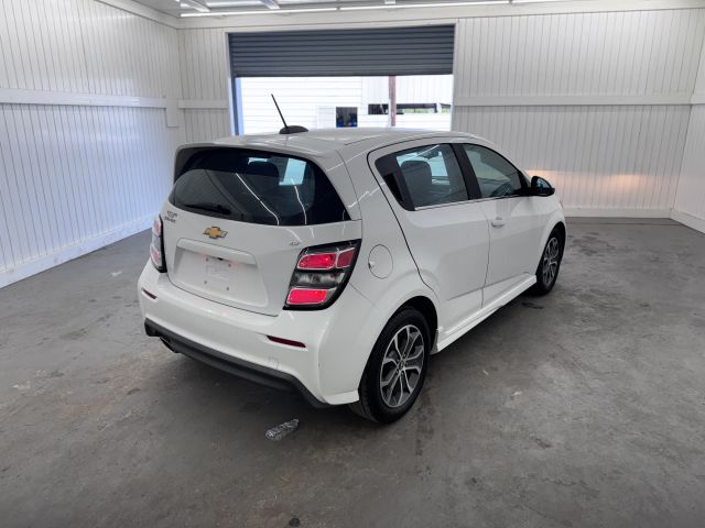2017 Chevrolet Sonic LT photo 5