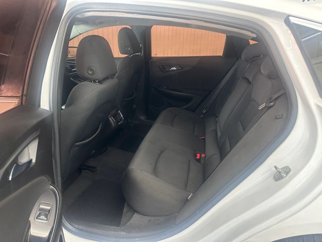 2016 Chevrolet Malibu 1LT photo 9