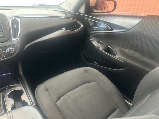 2016 Chevrolet Malibu 1LT photo 15