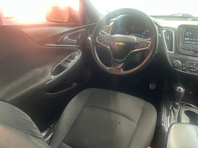 2016 Chevrolet Malibu 1LT photo 13