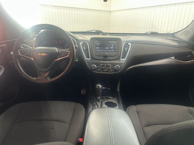 2016 Chevrolet Malibu 1LT photo 14