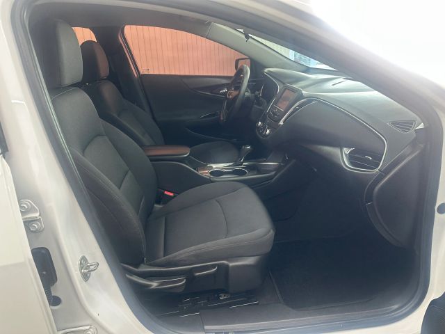 2016 Chevrolet Malibu 1LT photo 12