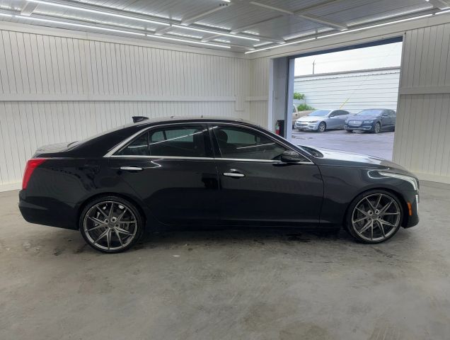 2016 Cadillac CTS Luxury Sedan photo 3
