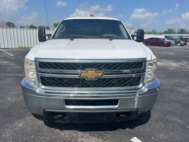2011 Chevrolet Silverado 2500HD Work Truck photo 2