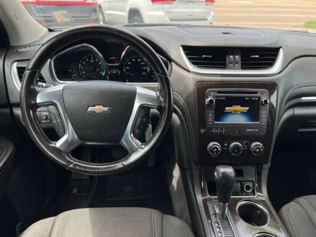 2016 Chevrolet Traverse 1LT photo 17