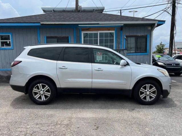 2016 Chevrolet Traverse 1LT photo 5