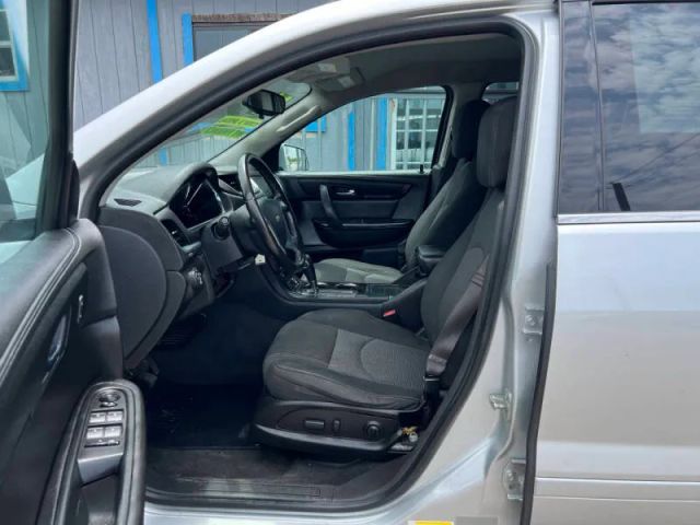 2016 Chevrolet Traverse 1LT photo 9