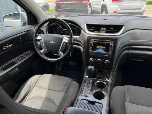 2016 Chevrolet Traverse 1LT photo 14
