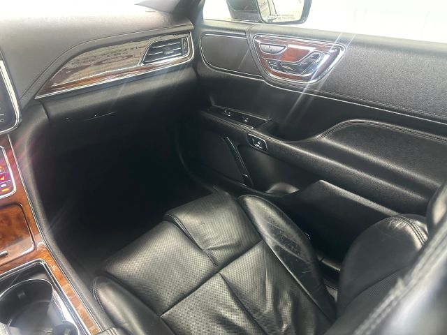 2017 Lincoln Continental Reserve photo 17