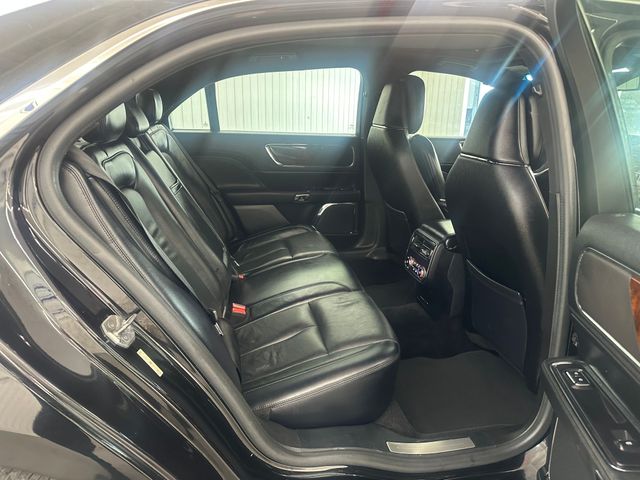 2017 Lincoln Continental Reserve photo 12
