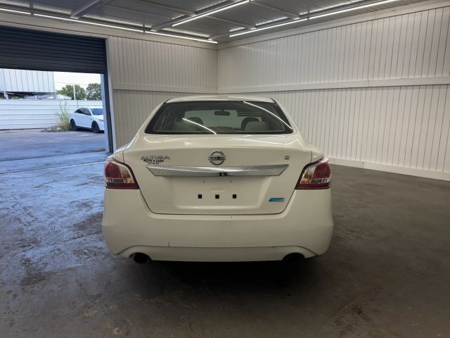 2013 Nissan Altima 2.5 S photo 4