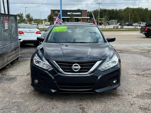 2017 Nissan Altima 2.5 SV photo 2