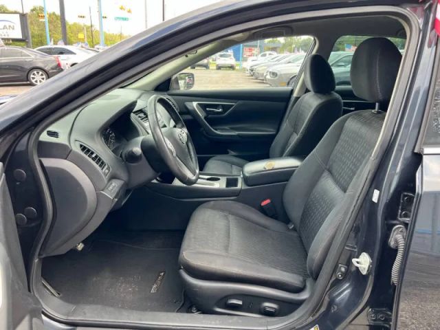 2017 Nissan Altima 2.5 SV photo 9