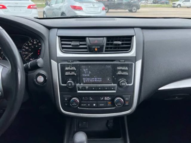 2017 Nissan Altima 2.5 SV photo 18