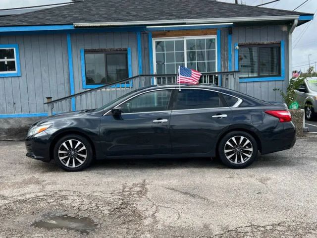 2017 Nissan Altima 2.5 SV photo 8