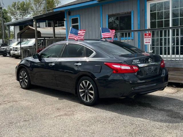 2017 Nissan Altima 2.5 SV photo 7