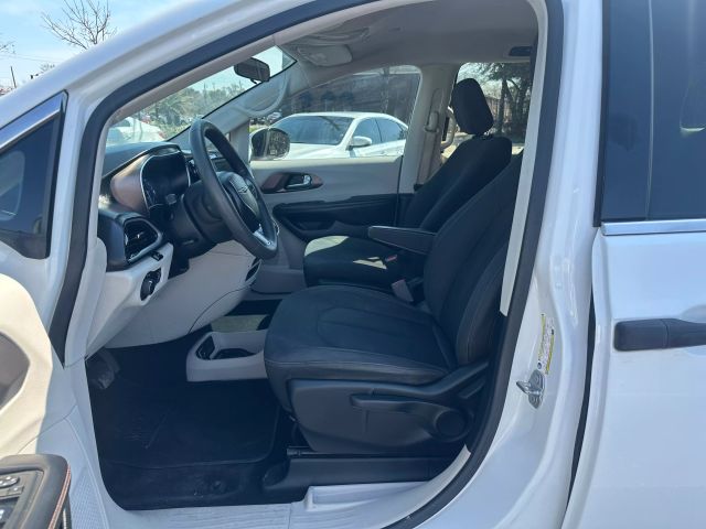 2018 Chrysler Pacifica L photo 11