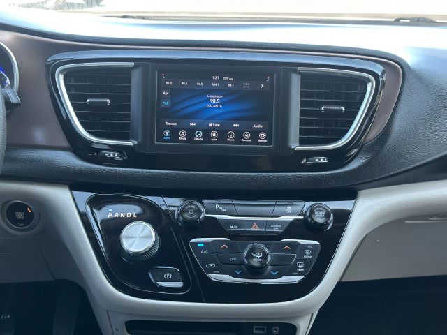 2018 Chrysler Pacifica L photo 20