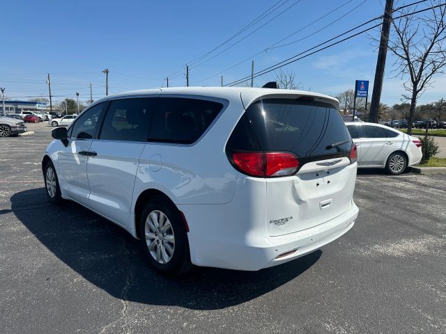 2018 Chrysler Pacifica L photo 7