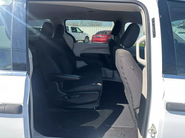 2018 Chrysler Pacifica L photo 15